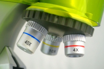 microscope_levenhuk_labzz_101_lime_2